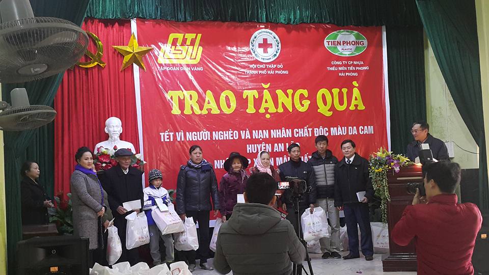 Nhựa tiền phong - Tham gia chương trình “Tết vì người nghèo và nạn nhân chất độc da cam”